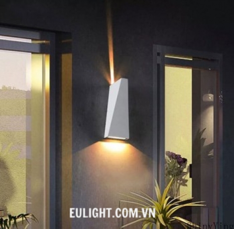đèn hắt tường 8 vỏ trắng VNT2250