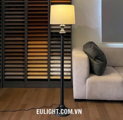 đèn cây thân gỗ DCG151